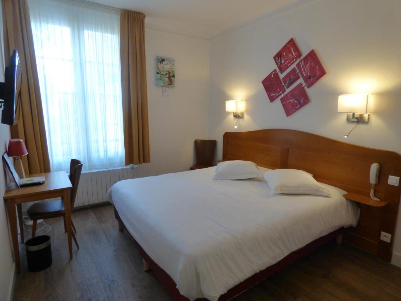 Le Chalet De La Foret Hotel 3 Etoiles Et Restaurant Vierzon Luaran gambar