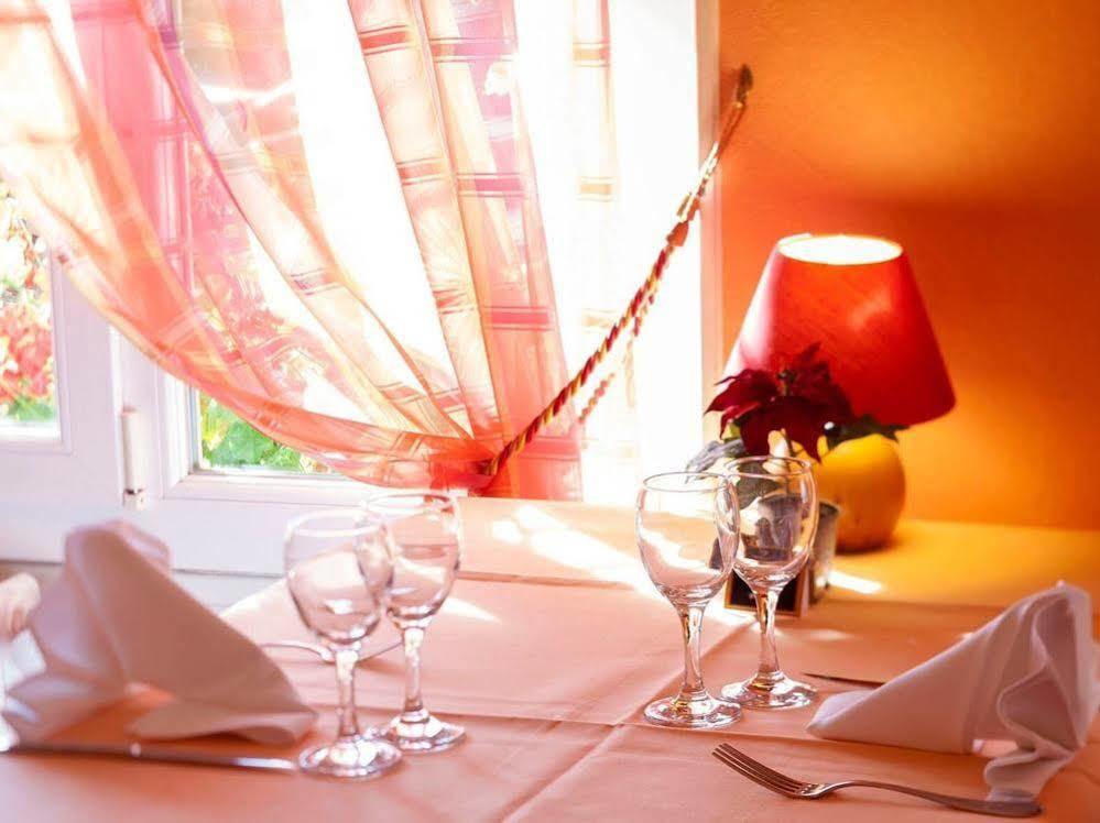 Le Chalet De La Foret Hotel 3 Etoiles Et Restaurant Vierzon Luaran gambar