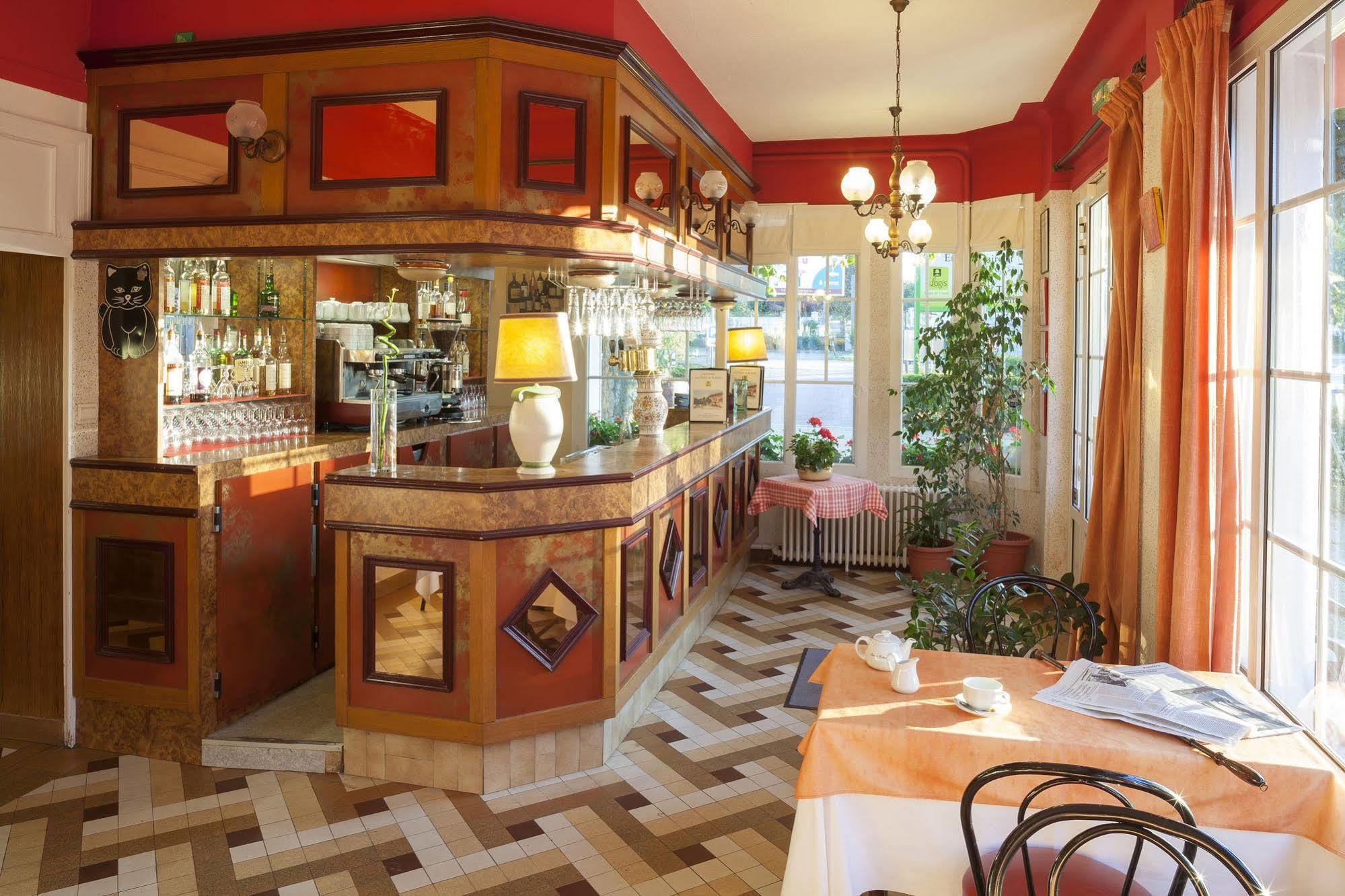 Le Chalet De La Foret Hotel 3 Etoiles Et Restaurant Vierzon Luaran gambar