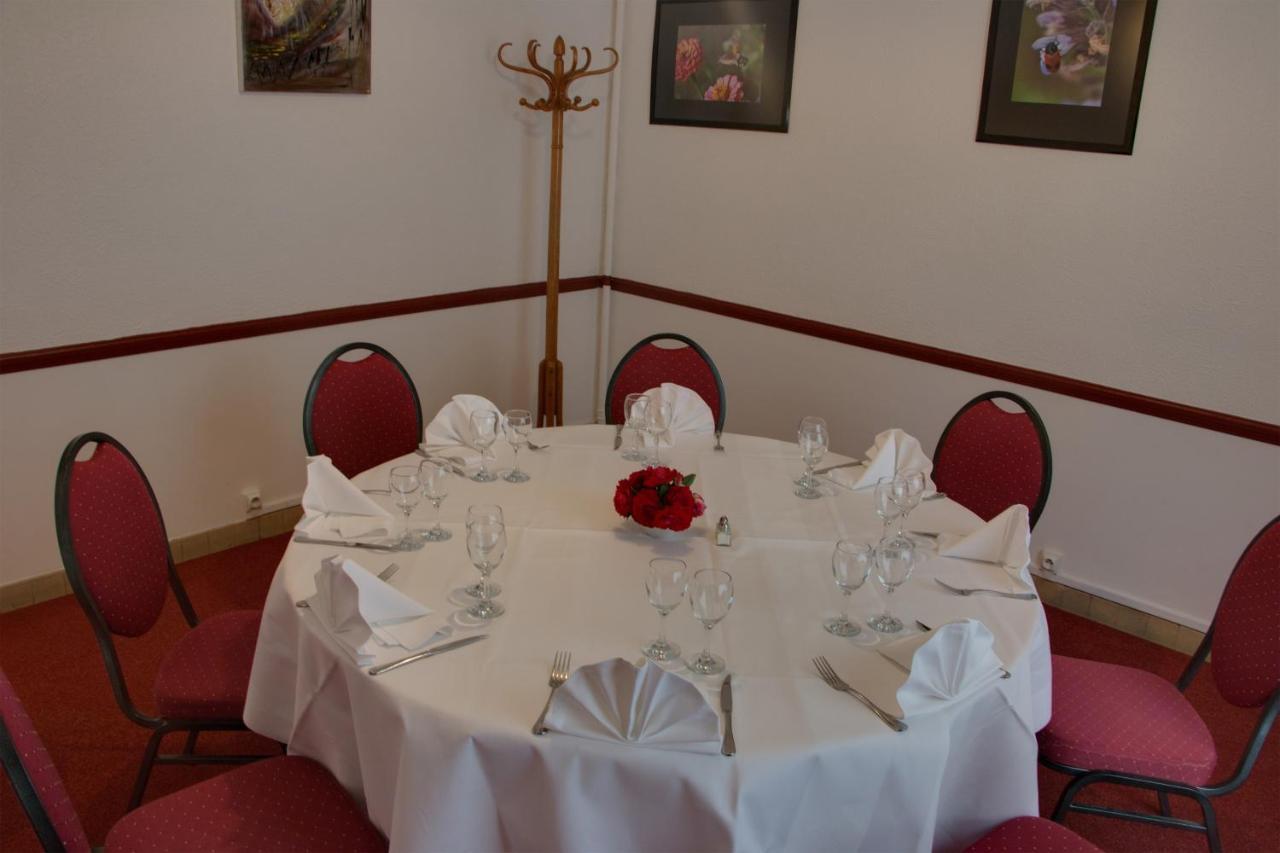 Le Chalet De La Foret Hotel 3 Etoiles Et Restaurant Vierzon Luaran gambar